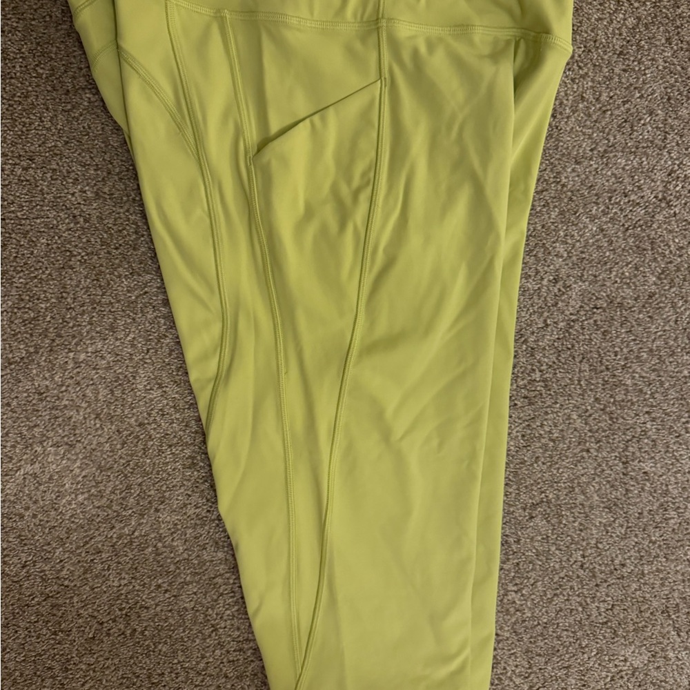 Like new, rarely worn Lululemon leggings!